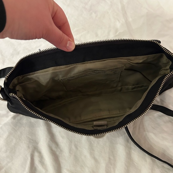 Baggallini Nylon Front Clasp‎ Crossbody Purse Black - Picture 4 of 6